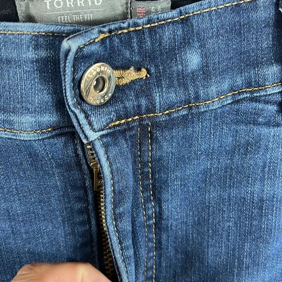 Torrid Womens Bombshell Skinny Distressed Stretch Jeans 0605 - Picture 4 of 14